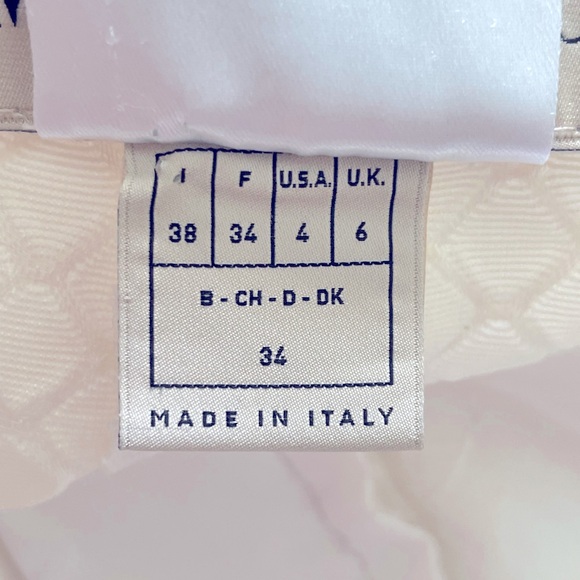 Emilio PUCCI White Textured Shorts - Picture 9 of 9